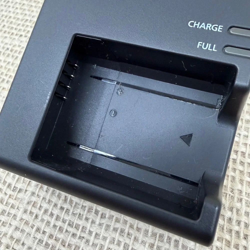 Canon LC-E10 Battery Charger :  LP-E10 EOS Rebel T3 T5 T6 T7 T100 DS510511 Black
